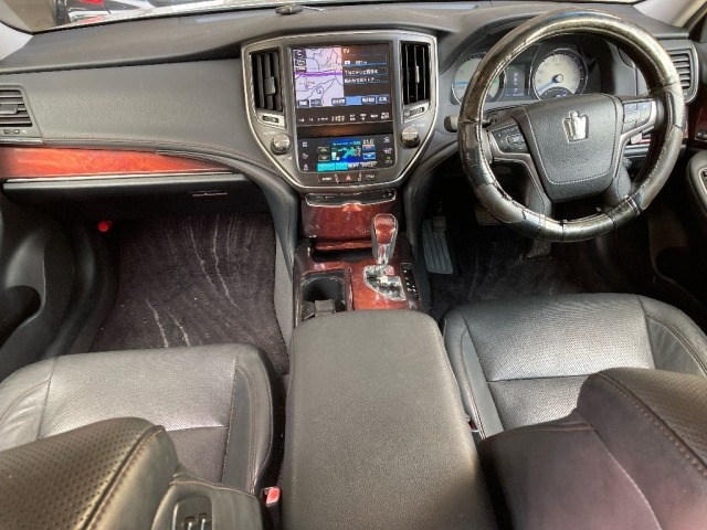 Toyota CROWN MAJESTA 2014 7827076-3