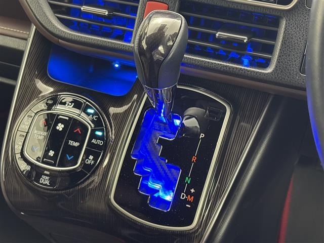 Toyota ESQUIRE 2018 7844778-6