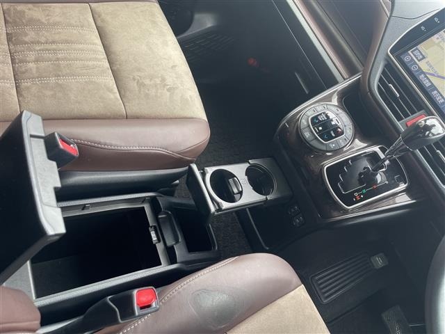 Toyota ESQUIRE 2018 7844806-9