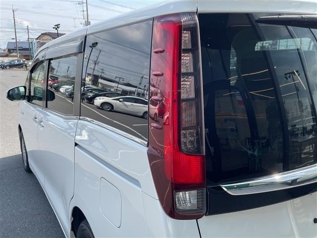 Toyota ESQUIRE 2015 7844813-13