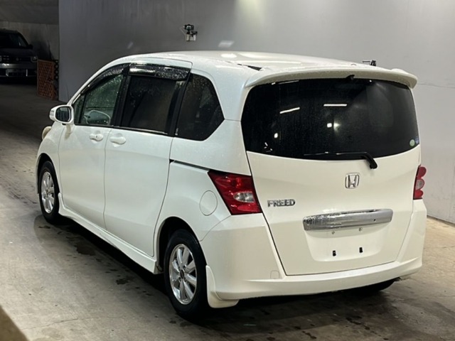 Honda FREED 2011 7832500-1