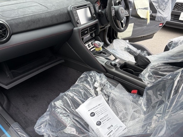 Nissan GT-R 2025 7837798-10