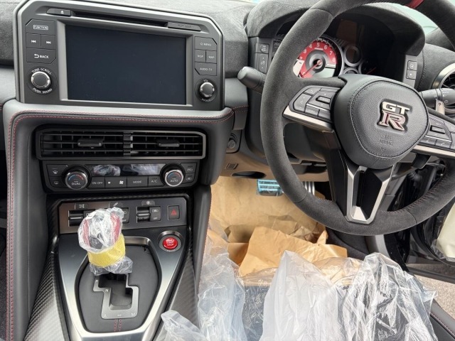 Nissan GT-R 2025 7837798-11
