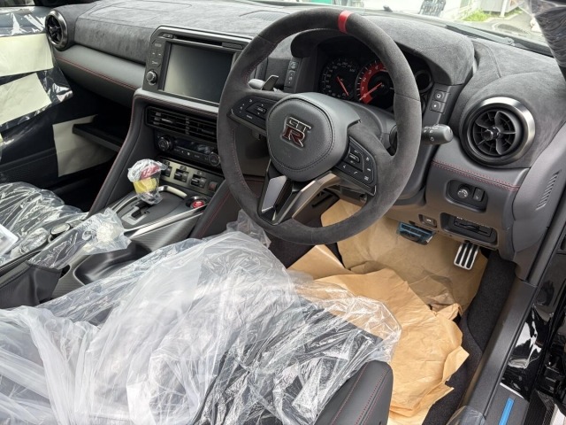 Nissan GT-R 2025 7837798-9