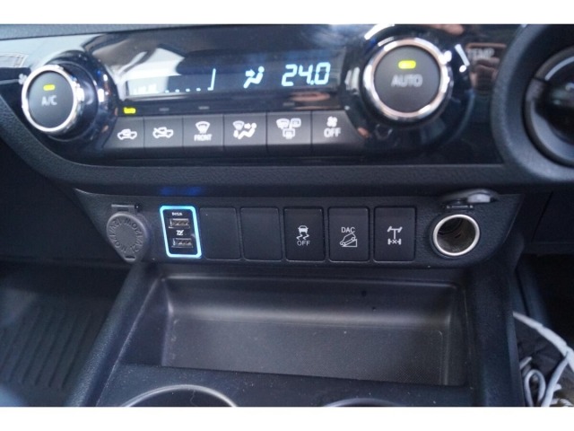 Toyota HILUX 2019 7826425-11
