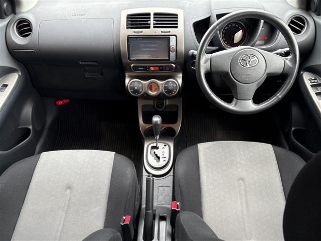 Toyota IST 2011 7836489-2