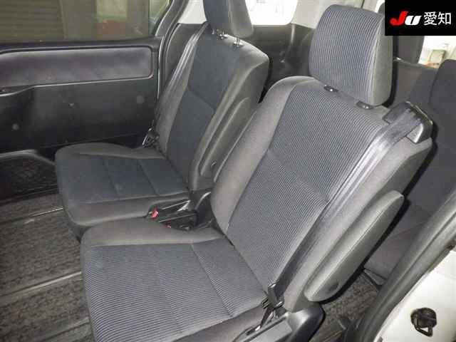 Toyota NOAH 2015 7831042-4