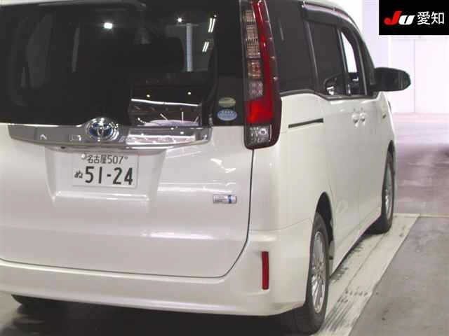 Toyota NOAH 2015 7831042-8