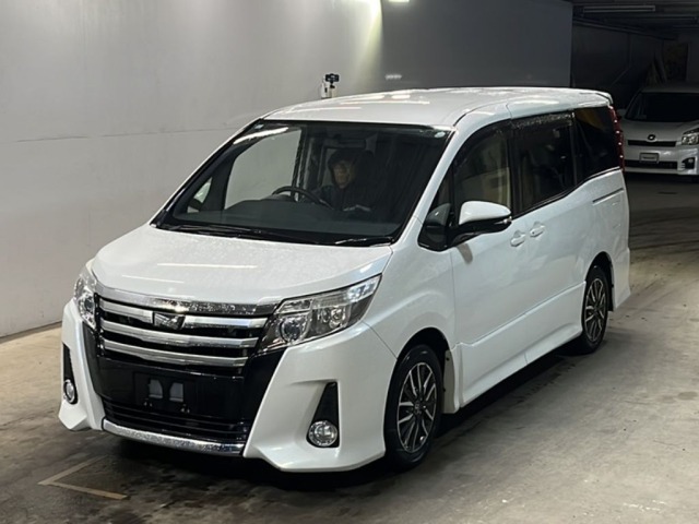 Toyota NOAH 2015 7831183-0