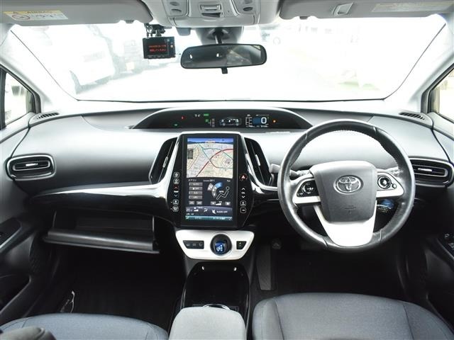 Toyota PRIUS PHV 2017 7838911-14