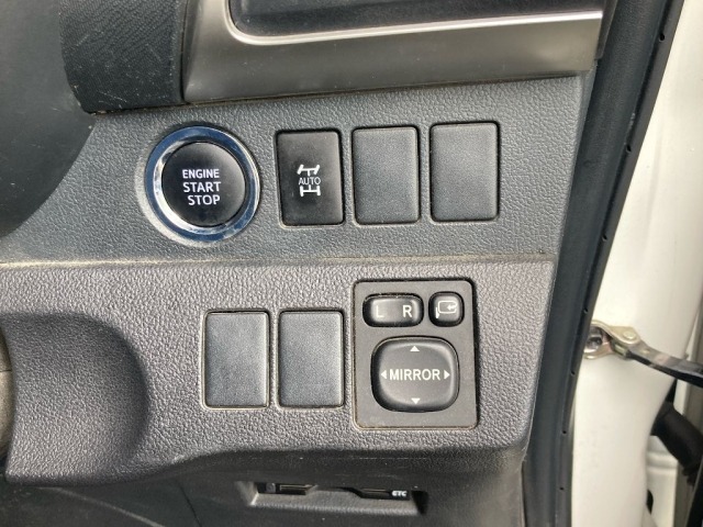 Toyota RACTIS 2011 7826651-5