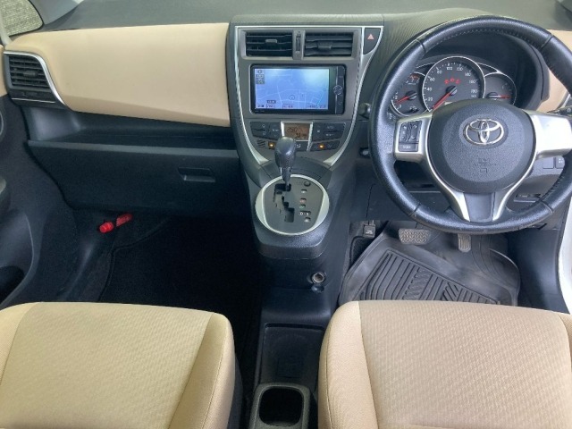 Toyota RACTIS 2013 7826652-4
