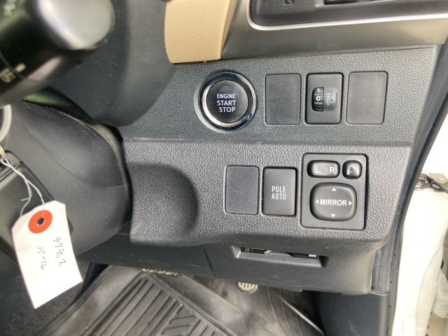 Toyota RACTIS 2013 7826652-5