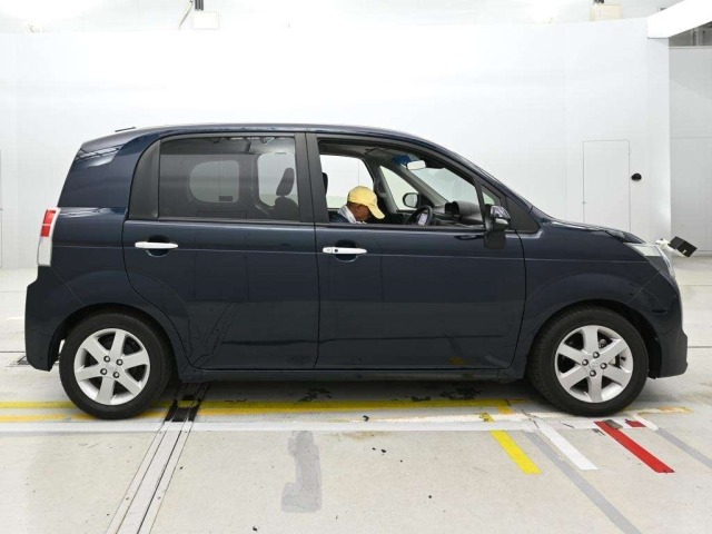 Toyota SPADE 2019 7839499-3