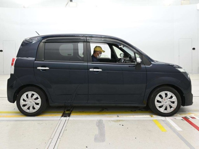 Toyota SPADE 2017 7839504-3