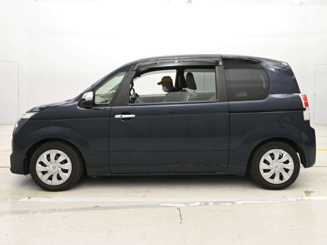 Toyota SPADE 2017 7839504-4