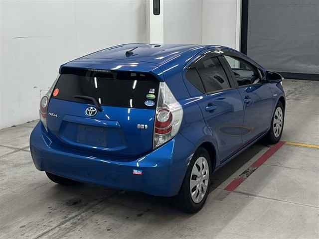Toyota AQUA 2012 7850584-5
