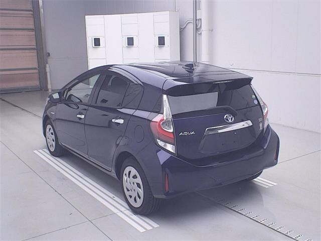 Toyota AQUA 2018 7850590-1