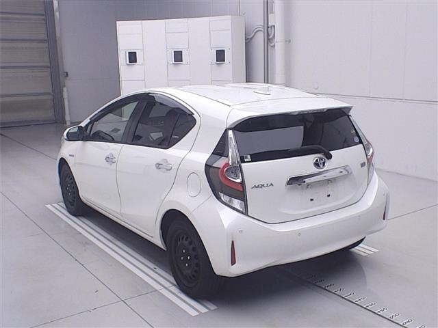 Toyota AQUA 2020 7850592-1