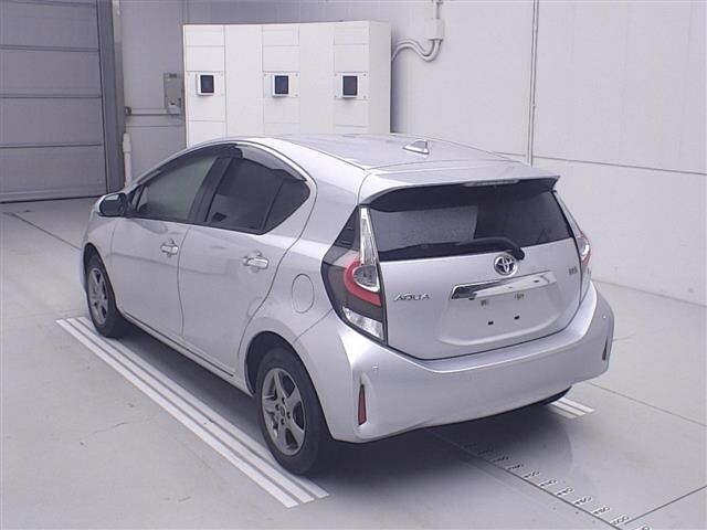 Toyota AQUA 2021 7850593-1