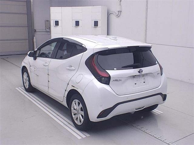 Toyota AQUA 2024 7850595-1