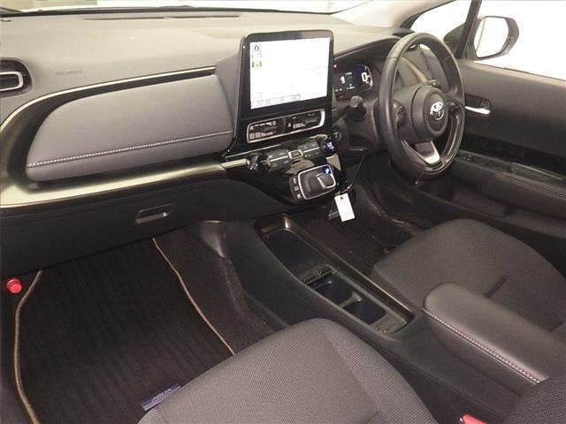 Toyota AQUA 2024 7850595-4