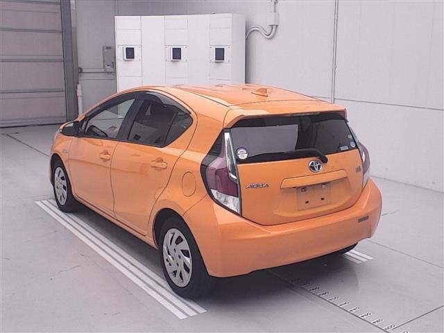 Toyota AQUA 2015 7850596-1