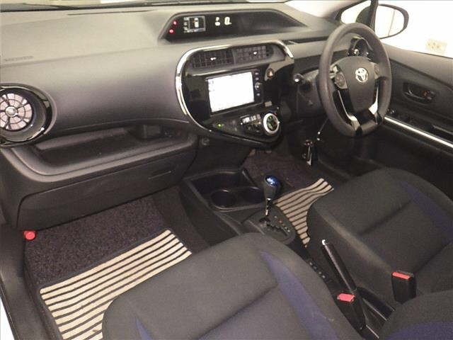 Toyota AQUA 2017 7850598-4
