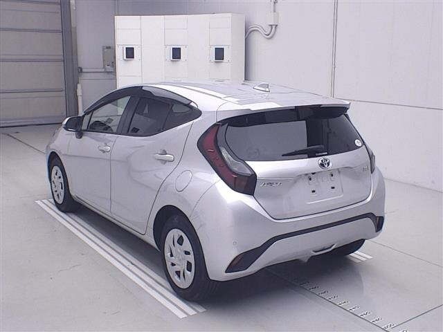 Toyota AQUA 2021 7850600-1