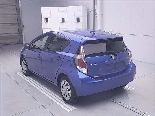 Toyota AQUA 2015 7850603-1