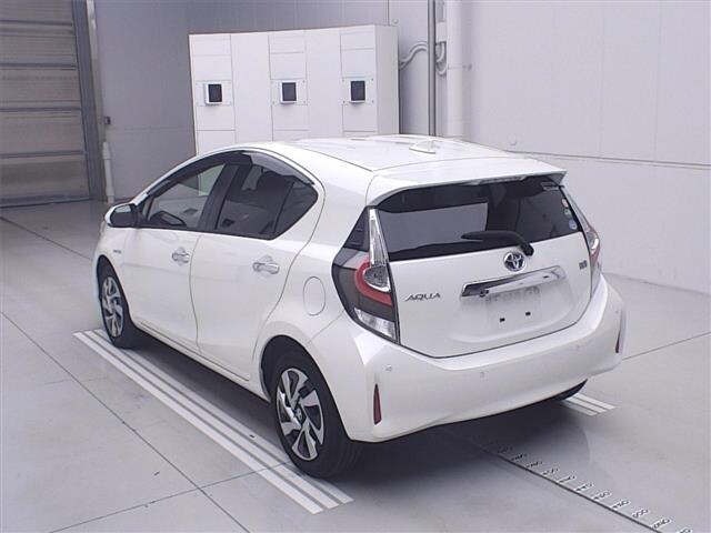 Toyota AQUA 2021 7850607-1