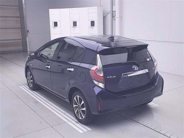 Toyota AQUA 2017 7850608-1