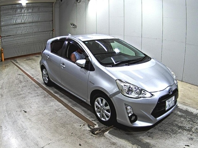 Toyota AQUA 2015 7850609-0