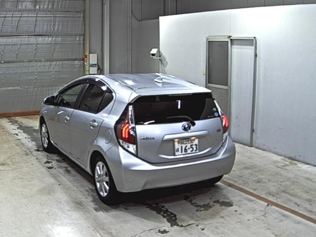 Toyota AQUA 2015 7850609-1