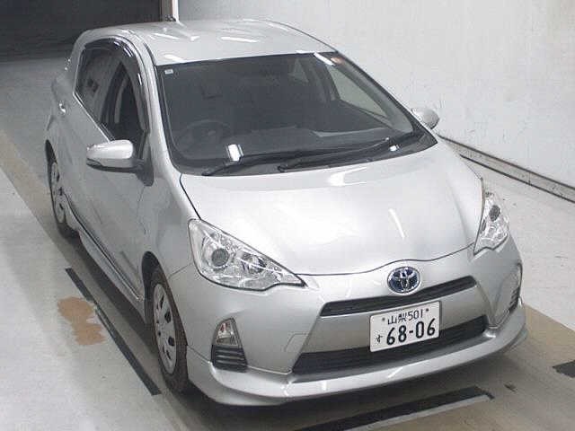 Toyota AQUA 2014 7850611-0