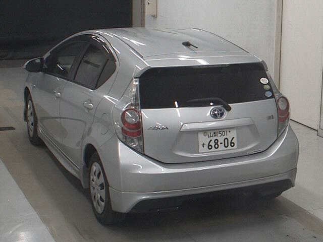 Toyota AQUA 2014 7850611-1