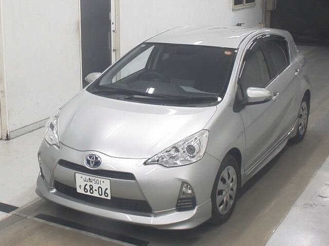 Toyota AQUA 2014 7850611-4