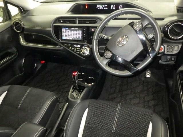Toyota AQUA 2016 7850612-3