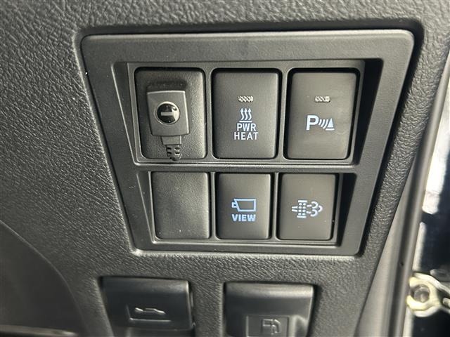 Toyota HILUX 2023 7849861-1