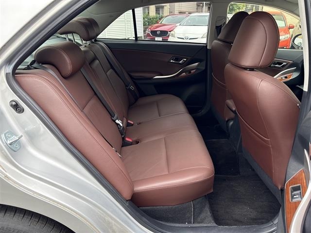 Toyota PREMIO 2017 7847570-12