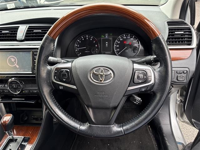 Toyota PREMIO 2017 7847570-22