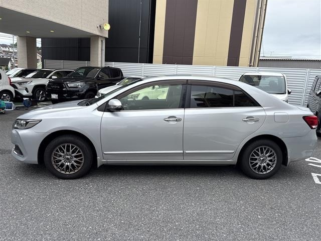 Toyota PREMIO 2017 7847570-3