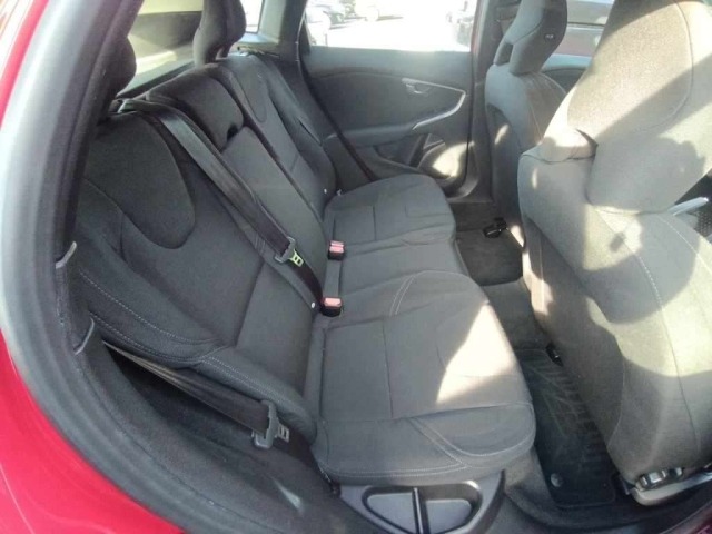 Volvo V40 2013 7847023-12