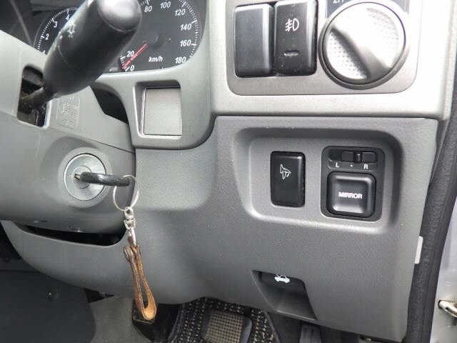 Isuzu WIZARD 2000 7845868-6