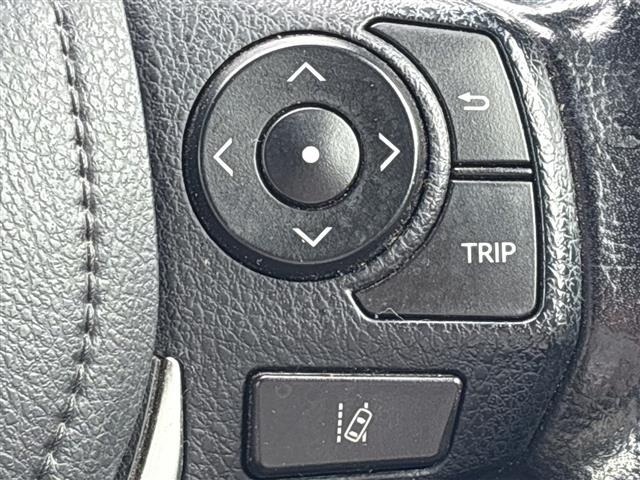 Toyota AURIS 2016 7882085-10