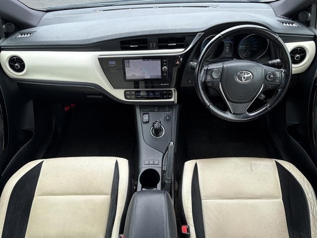 Toyota AURIS 2016 7882085-14