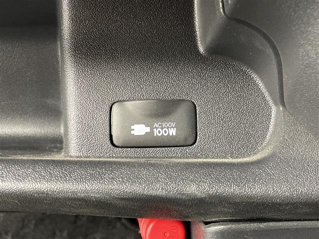 Toyota HIACE VAN 2023 7881225-11