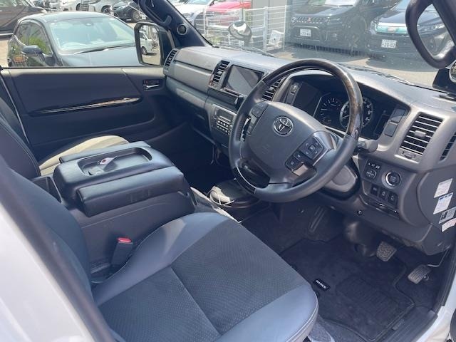 Toyota HIACE VAN 2021 7881226-22
