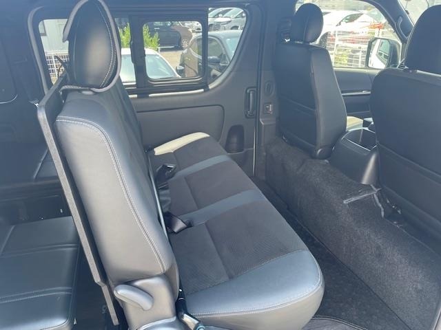 Toyota HIACE VAN 2021 7881226-4