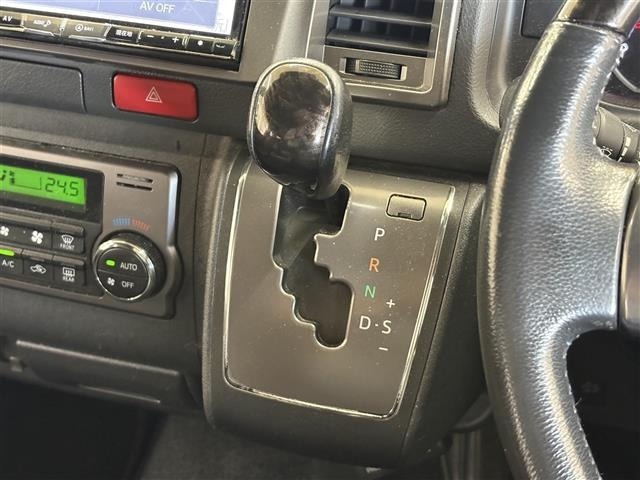 Toyota HIACE VAN 2019 7881227-1